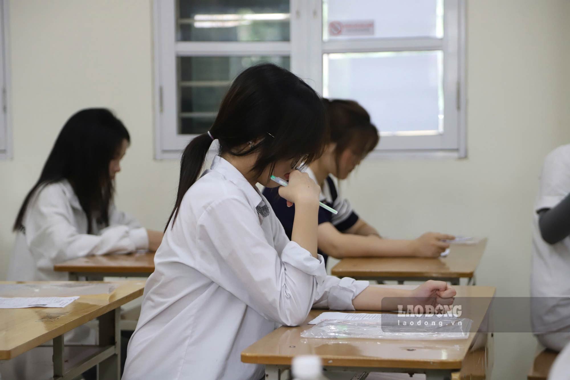Examining 2 subjects can assess and classify students when enrolling in ...