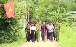 Người có uy tín góp phần giữ an ninh, trật tự ở Bằng Hành