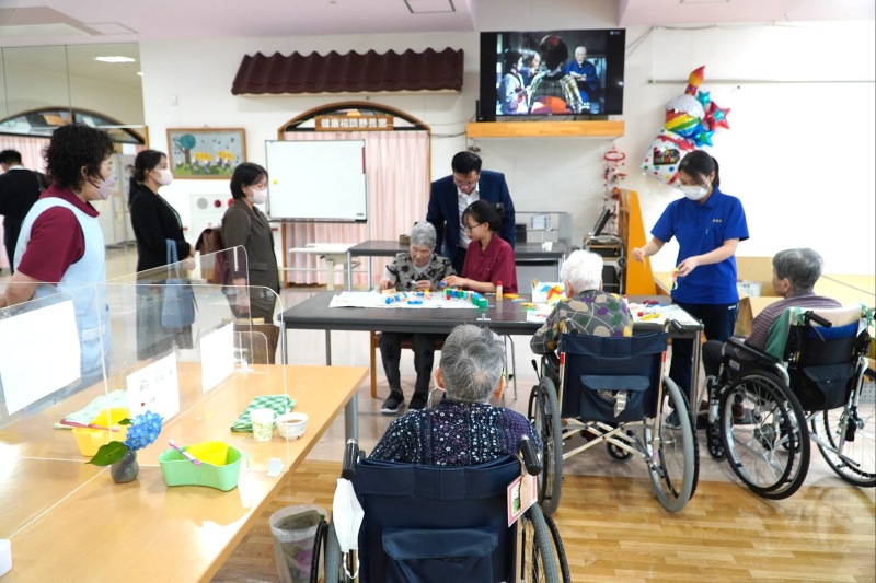 Da Nang workers go abroad to work at a elderly care center in Japan. Photo: Da Nang Department of Home Affairs