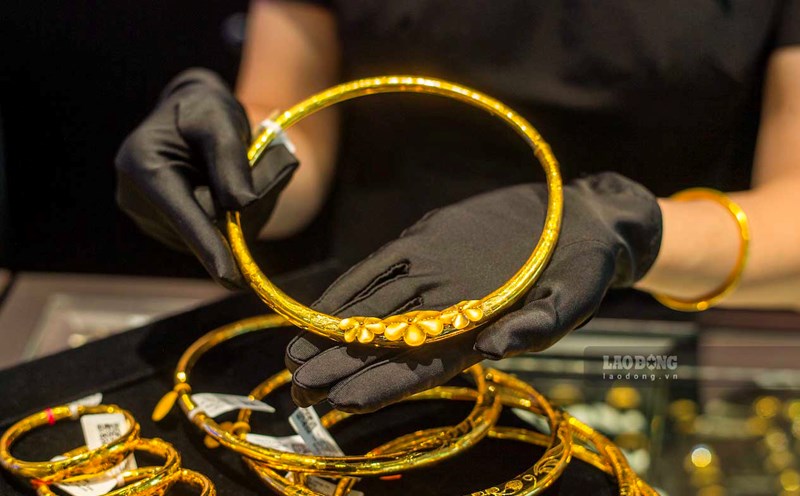 World gold prices jumped more than 20 USD/ounce, to 4,408.75 USD/ounce at 8:56 am on September 3, after a series of consecutive declining sessions. Photo: Phan Anh