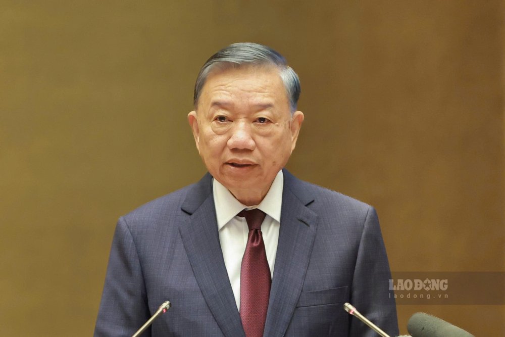 총서기 겸 국가주석은 또한 조건이 부족한 책임을 부여하지 않도록 주의를 기울였습니다. 서류상으로 분권화하지 않지만 어떤 일이든 의견을 구해야 합니다. 사진: 하이 응우옌