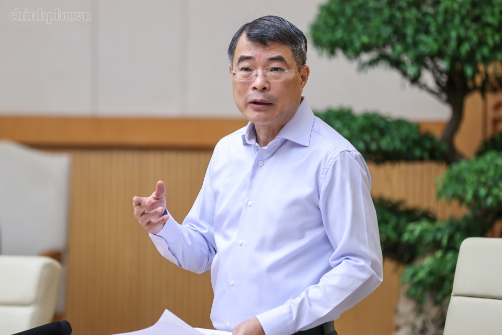 Politburo member, Prime Minister Le Minh Hung requested to urgently complete the plan for arrangement, equitization and divestment of state-owned enterprises. Photo: chinhphu. vn/Nhat Bac