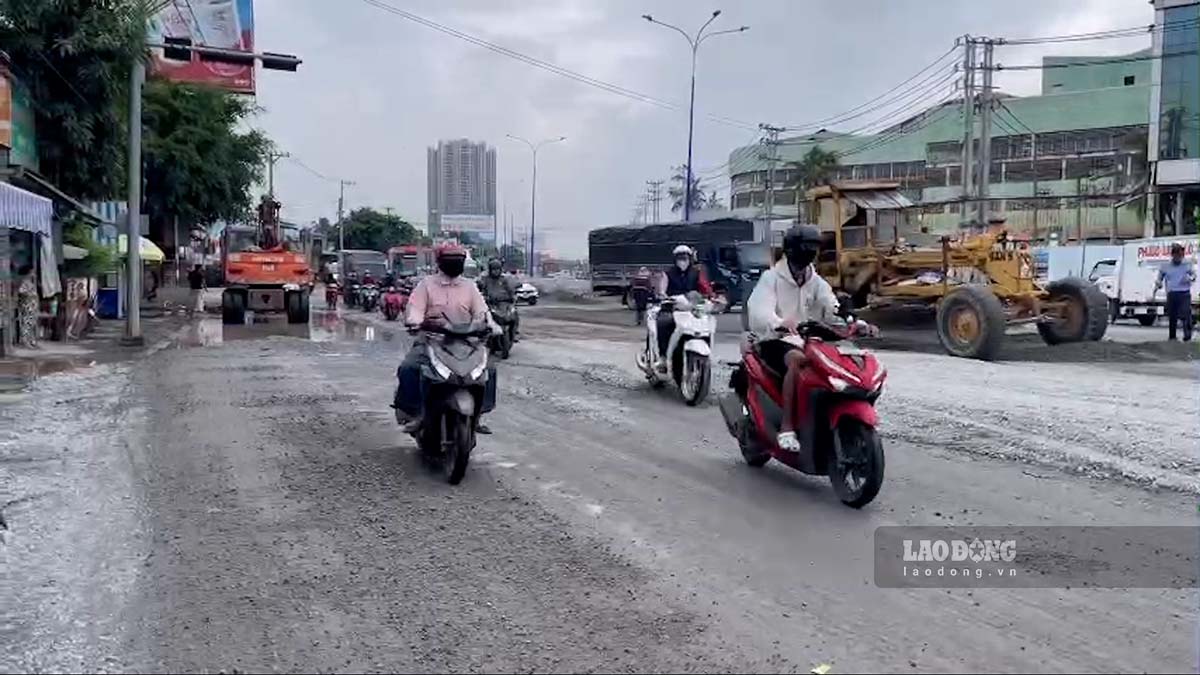 国道13号線の3km区間の路盤を嵩上げし、浸水と渋滞を抑制。写真:ディン・チョン