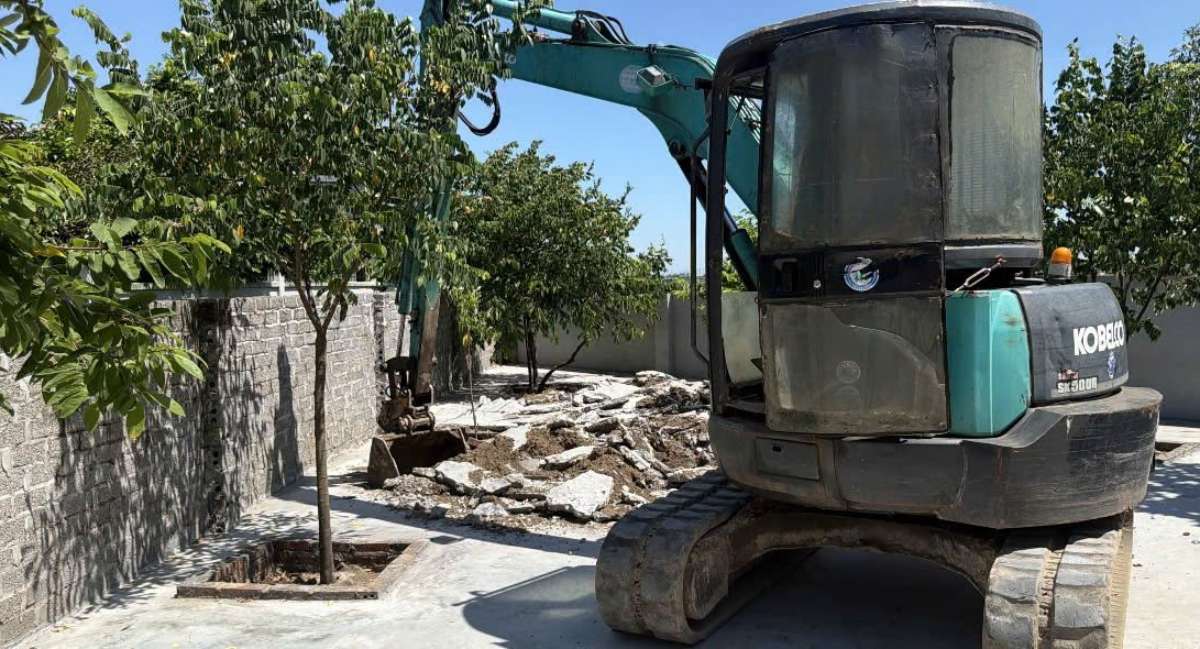 Hung Ha Commune People's Committee, Hung Yen province organizes inspection and handling of violations in the field of land. Photo: Hung Ha Commune