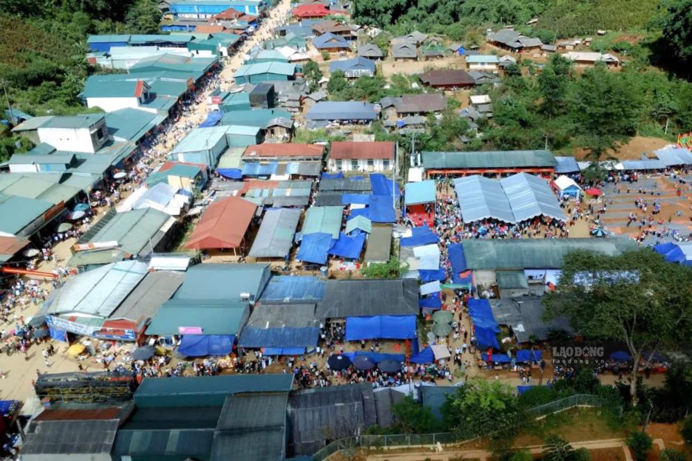 Co Ma highland market, Son La province attracts tourists on the occasion of September 2. Photo: A Tua