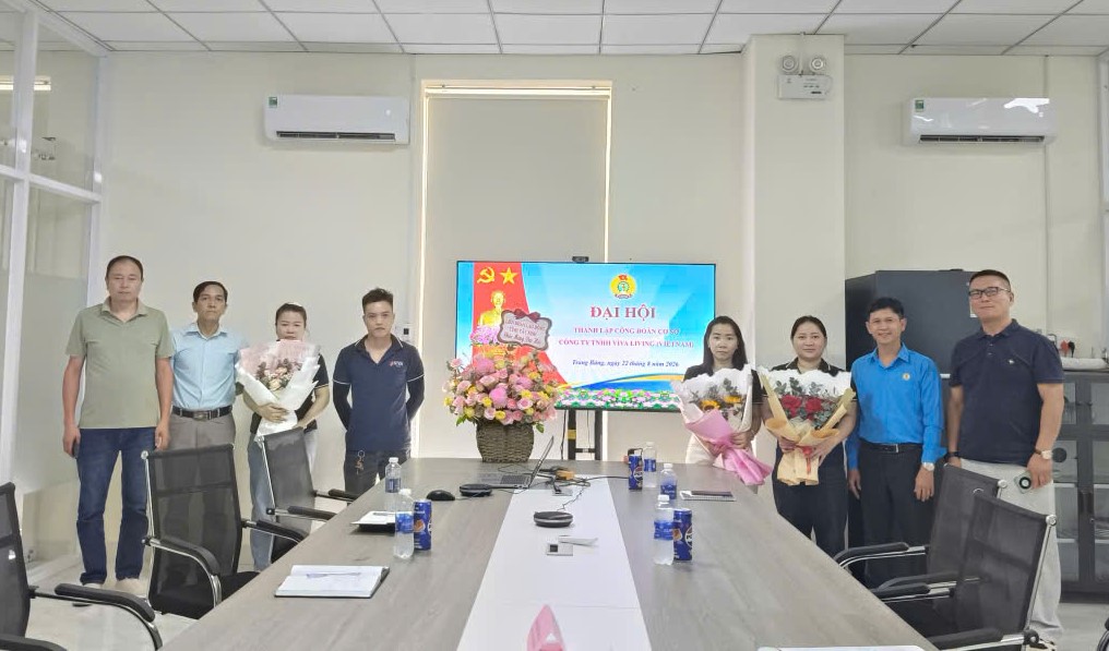 Ban Chấp hành Công đoàn Công ty TNHH Viva Living (Vietnam) ra mắt trước Đại hội. Ảnh: Công đoàn Tây Ninh.