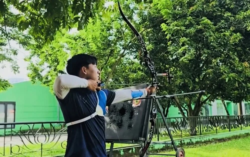 Archer Le Quoc Phong will train in Japan to prepare for ASIAD 20. Photo: Hoai Viet