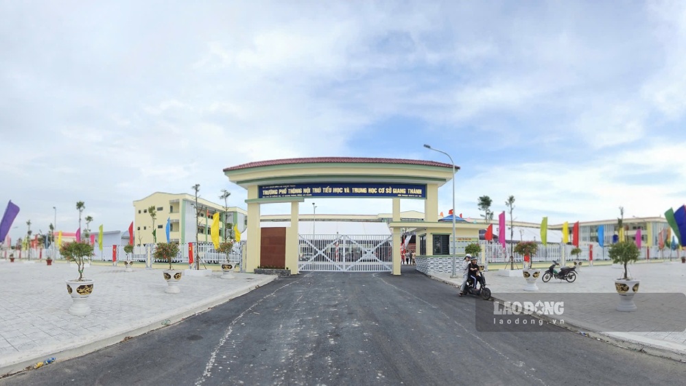 Giang Thanh Primary and Secondary Boarding School is located in the border commune of Giang Thanh (An Giang). Photo: Nam Phuong