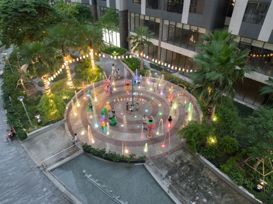 Khu vui chơi dành cho thiếu nhi nằm trong khuôn viên Imperia Sky Garden.