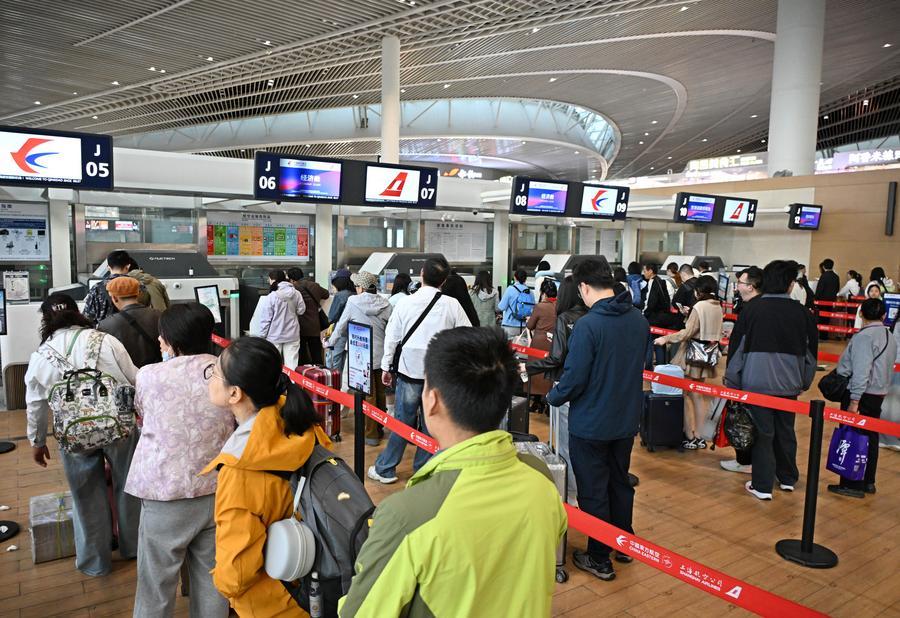 Summer tourist peak season in China usually starts from July 1st to the end of August every year. Photo: Xinhua