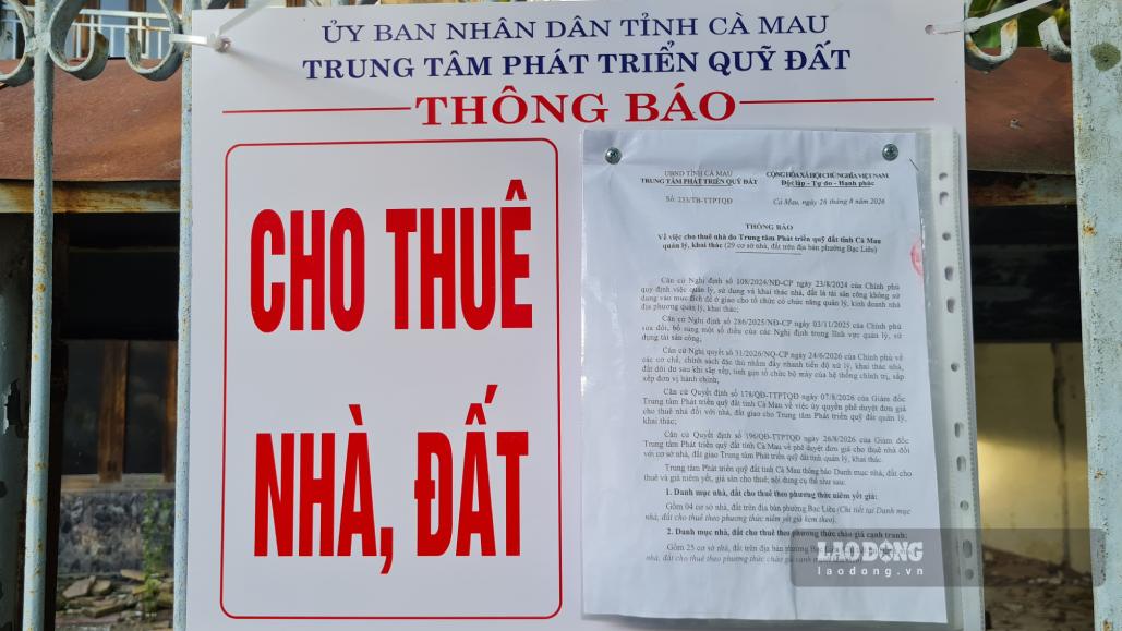 Trung tâm Phát triển quỹ đất tỉnh Cà Mau niên yết công khai cơ sở nhà đất cho thuê. Ảnh: Nhật Hồ.
