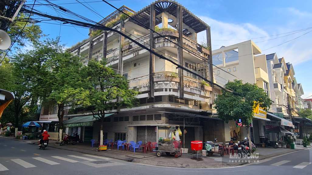 Một trung tâm thuộc Sở Thông tin Truyền thông tỉnh Bạc Liêu cũ được công bố cho thuê. Ảnh: Nhật Hồ.