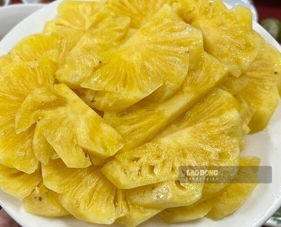 Người bệnh gout nên ăn dứa đúng cách để hỗ trợ hạ axit uric