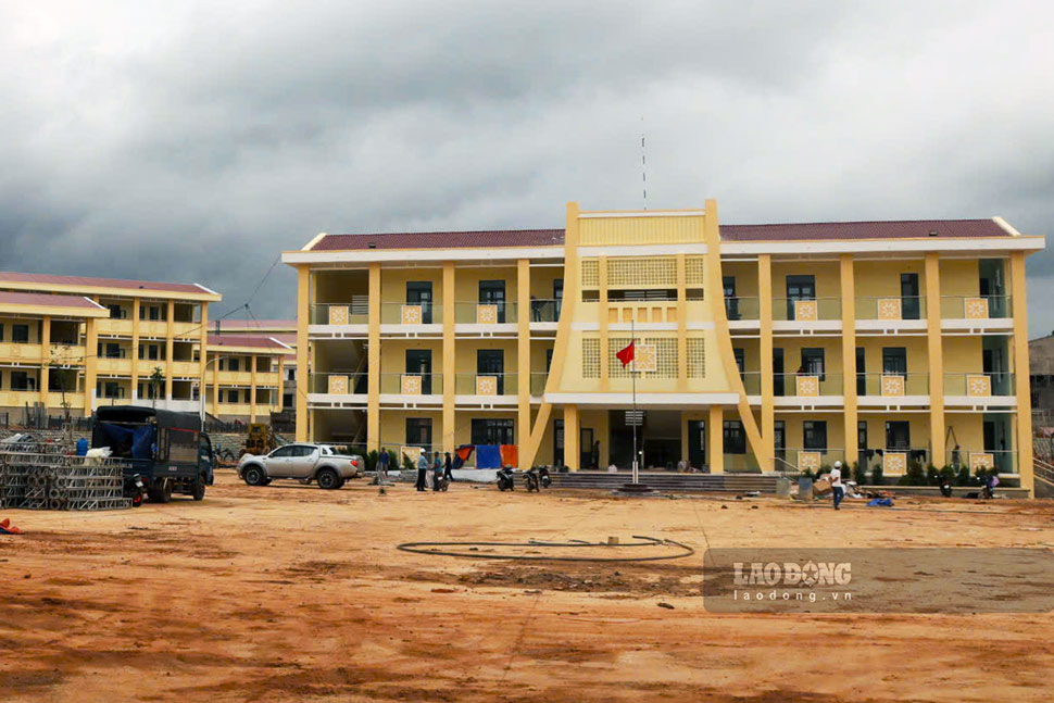 In Gia Lai, Ia Puch Primary and Secondary Boarding School was selected as a live television bridge point, connecting with the Central bridge point at the opening ceremony of the 2026-2027 school year. Photo: Hoai Phuong