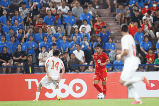 La sub-20 de Vietnam se enfrenta a la sub-20 de Palestina en la fase de clasificación para el Campeonato Asiático Sub-20 de 2027. Foto: Minh Dân