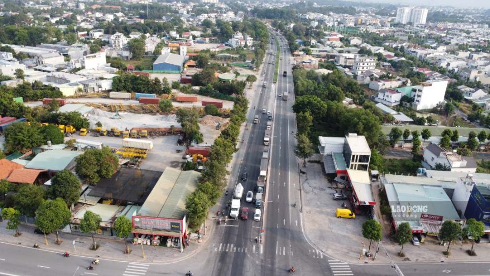 Ho Chi Minh City will invest in completing My Phuoc - Tan Van road.  Photo: Dinh Trong