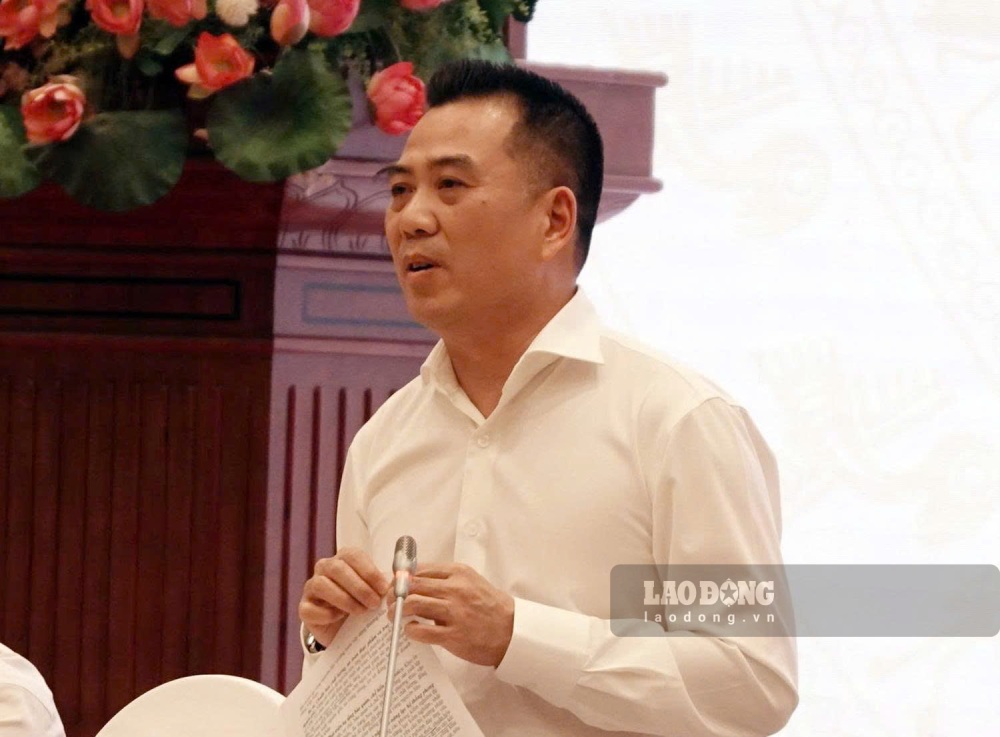 Deputy Minister of Agriculture and Environment Dang Ngoc Diep informs about removing difficulties for durian exports. Photo: Pham Dong