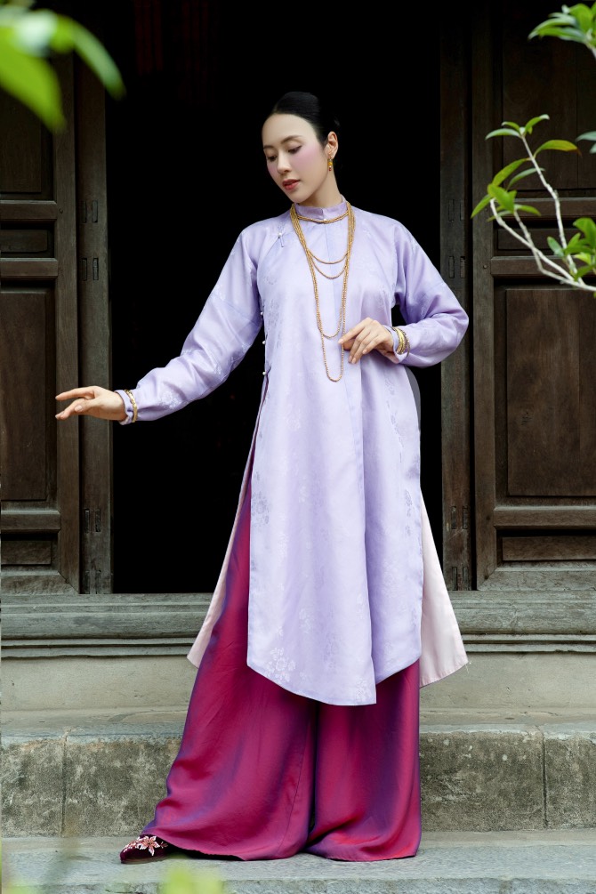 Tạo hình của Tô Diệp Hà trong phim mang vẻ thanh lịch, nền nã, đối lập với hình ảnh Thị Mầu cá tính. Ảnh: Nhân vật cung cấp.