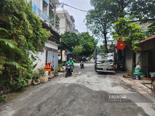 Đường Thanh Bình thi công gần 2 năm chưa xong. Ảnh: Minh Hạnh 