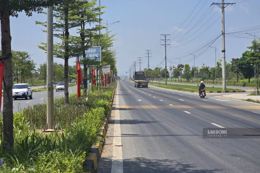Đường Hùng Vương tại phường Phong Châu và phường Phú Thọ đều đã khang trang, hiện đại. Ảnh: Tô Công