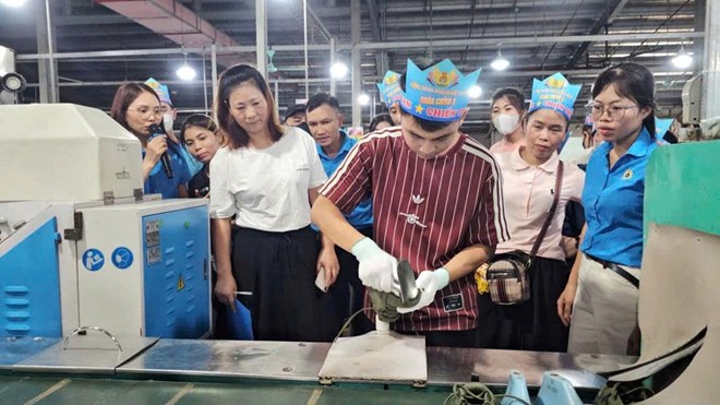Công đoàn Công ty Giầy Akalia Việt Nam tổ chức Hội thi Công nhân giỏi, chăm lo, tư vấn pháp luật cho đoàn viên, người lao động. Ảnh: Công đoàn Thanh Hóa