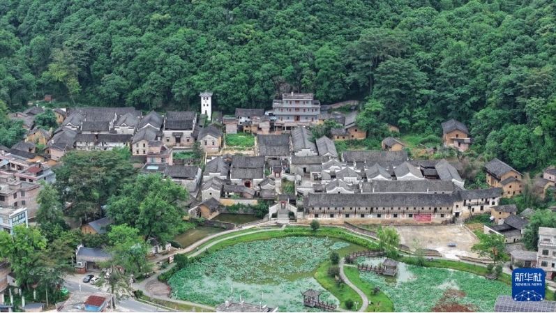 Khám phá quần thể nhà cổ 370 năm tuổi ẩn giữa núi rừng Hồ Nam, Trung Quốc