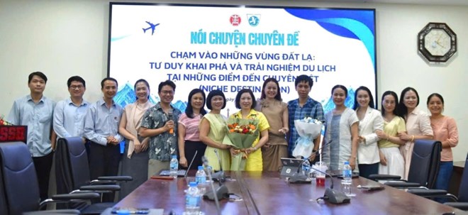 Công đoàn Khoa Du lịch học vừa tổ chức chương trình nói chuyện chuyên đề “Chạm vào những vùng đất lạ: Tư duy khai phá và trải nghiệm du lịch tại những điểm đến chuyên biệt (Niche Destination)”. Ảnh: Ảnh: Vân Mây, Quang Minh/Trường ĐHKHXHNV