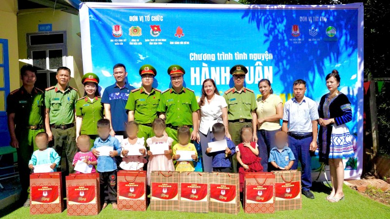 Khánh thành điểm trường mầm non và trao nhà tình nghĩa cho trẻ mồ côi