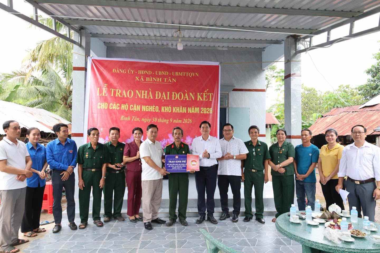 Sửa chữa nhà cho 2 hộ gia đình khó khăn yên tâm trong mùa mưa