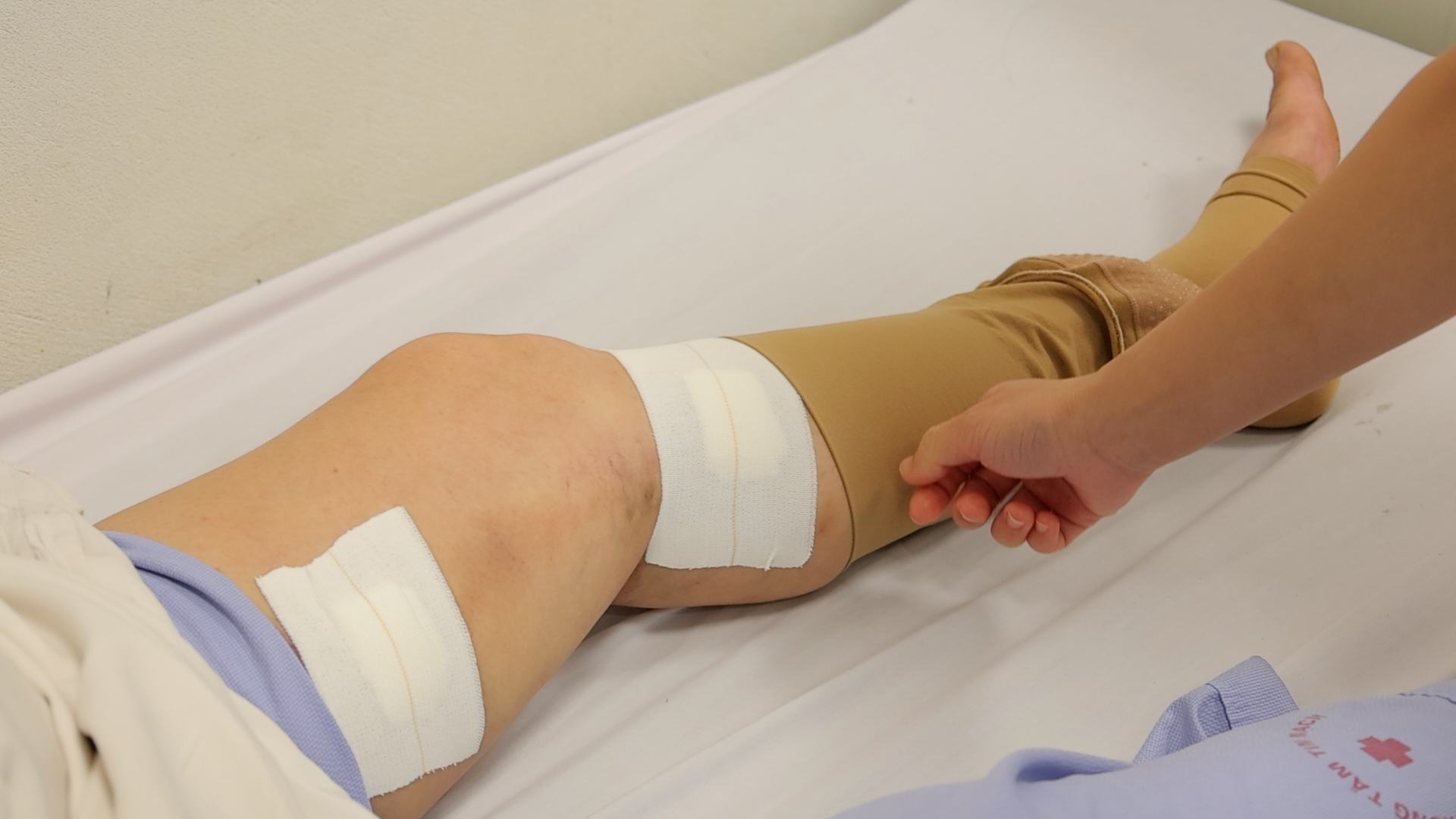 Heavy legs, prolonged cramps warning of venous insufficiency