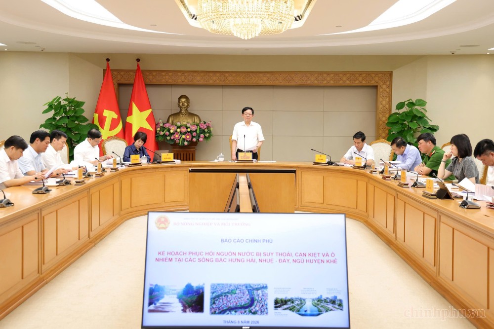 Cuộc họp về phục hồi các nguồn nước suy thoái, cạn kiệt và ô nhiễm tại các sông Bắc Hưng Hải, Nhuệ - Đáy, Ngũ Huyện Khê. Ảnh: chinhphu.vn/Gia Huy
