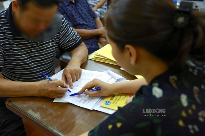 Propuesta de reducir la edad para recibir las prestaciones de jubilación de 75 a 70 años. Foto: Hai Nguyen