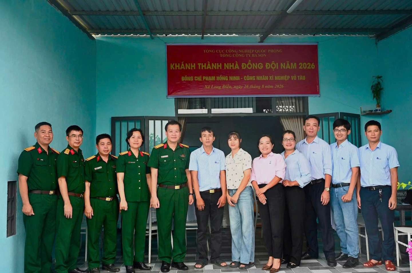 Supporting the construction of Team Houses is not only material support, but also shows the unit's concern, responsibility and affection for officials and employees. Photo: Ba Son Corporation