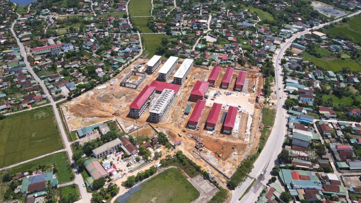 Sau lễ khai giảng ngày 5.9, toàn bộ học sinh Trường Phổ thông nội trú liên cấp Tiểu học và THCS Anh Sơn sẽ học tập tại cơ sở mới. Ảnh: Duy Chương