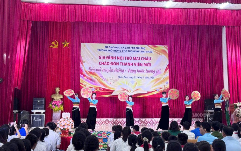 Trường PTDTNT THCS& THPT Mai Châu chào đón 90 em học sinh khối 6 và Khối 10 nhập trường. Ảnh: Nguyên Linh