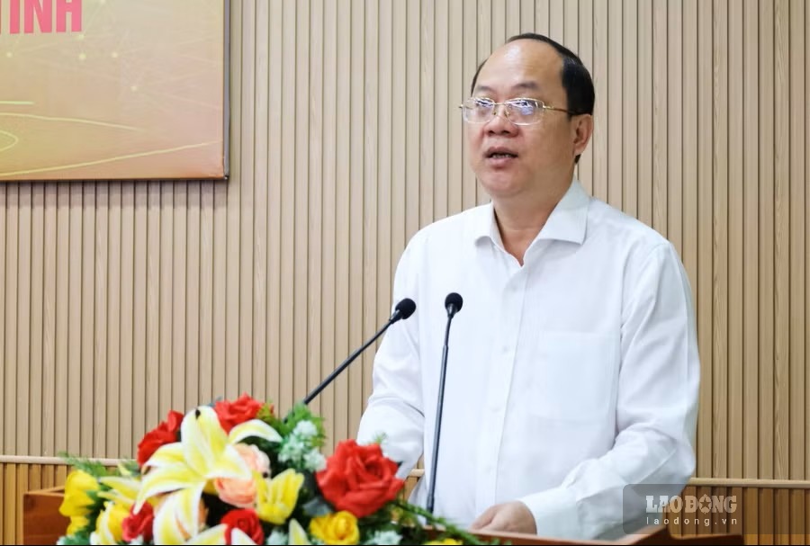 Bí thư Tỉnh uỷ Cà Mau Nguyễn Hồ Hải đề nghị chấm dứt tình trạng nơi thừa, nơi thiếu giáo viên trong năm học mới. Ảnh: Nhật Hồ.