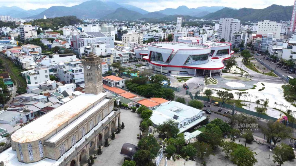 Khanh Hoa poses "big problems" to promote digital transformation. Photo: Huu Long