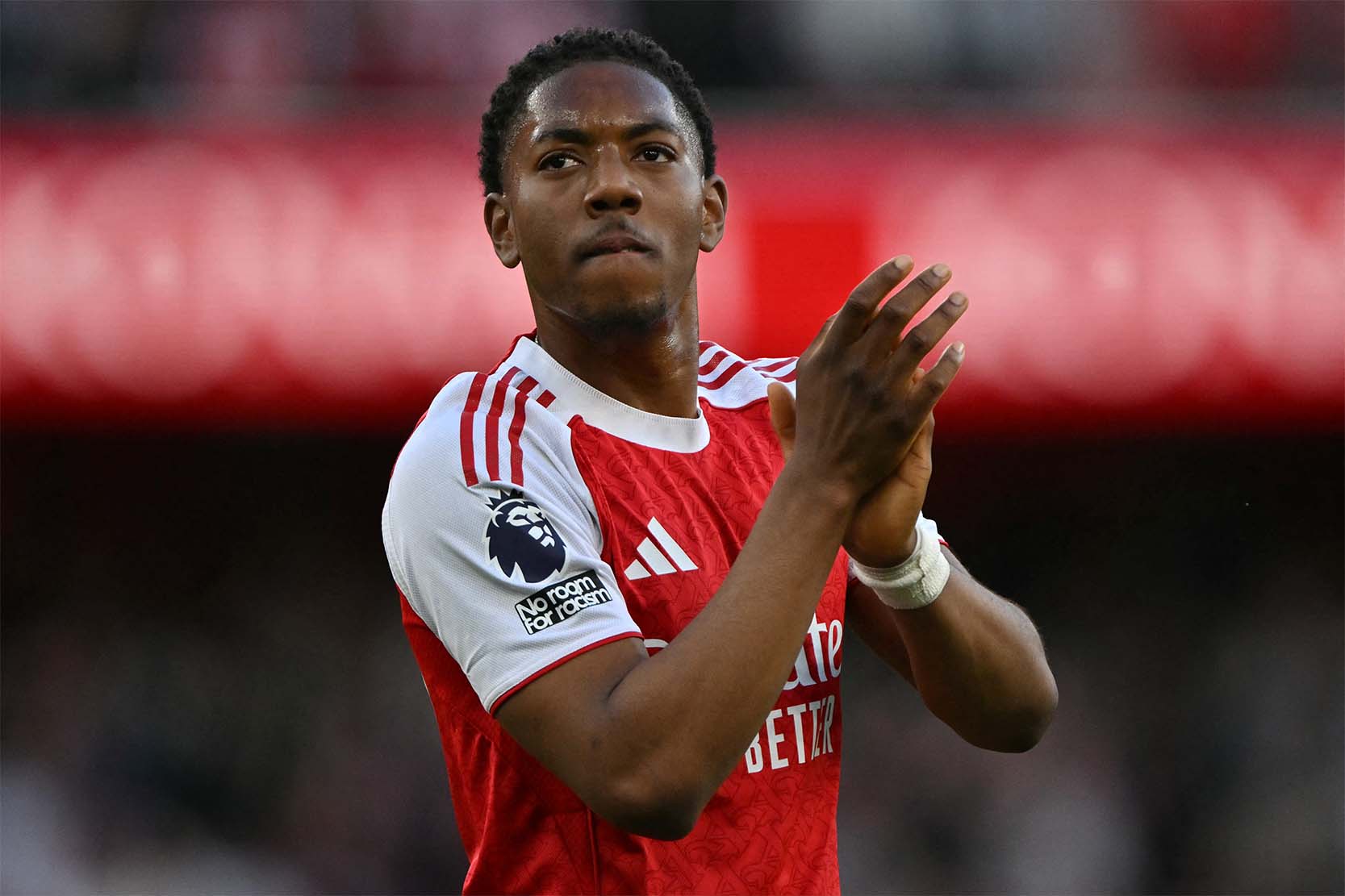 Myle Lewis-Skelly đang sẵn sàng cạnh tranh vị trí đá chính tại Arsenal. Ảnh: AFP
