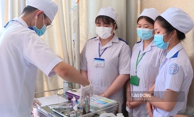 Officially having a medical practice capacity test, first time organized in 2027. Photo: Ha Anh Chien