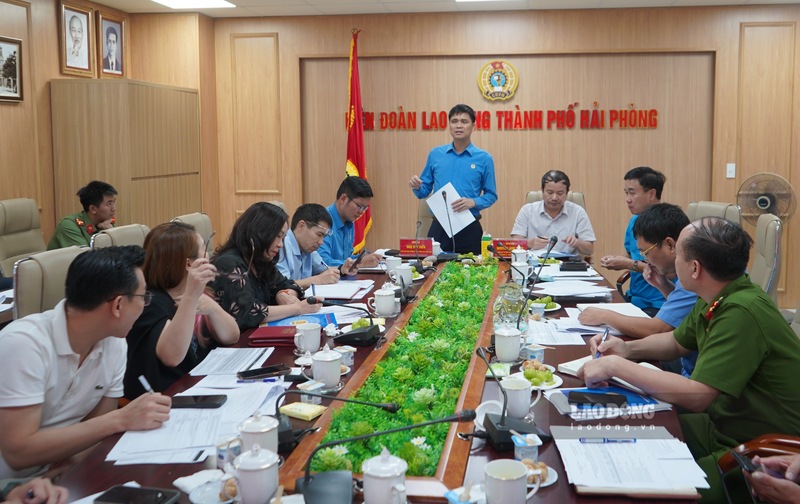 Standing Vice President of the Vietnam General Confederation of Labor Ngo Duy Hieu delivers a directive speech. Photo: Mai Dung