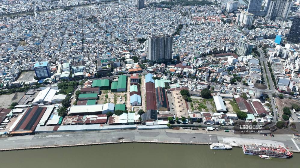 A part of Xom Chieu ward and Khanh Hoi ward (HCMC) seen from above. Photo: Anh Tu