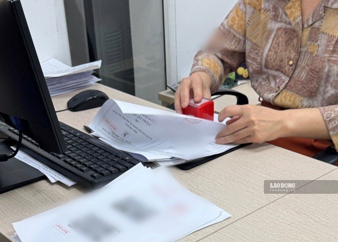 Cơ quan chức năng đề xuất quy định công chứng viên được công chứng giao dịch bất động sản trên toàn quốc. Ảnh: Trí Minh 