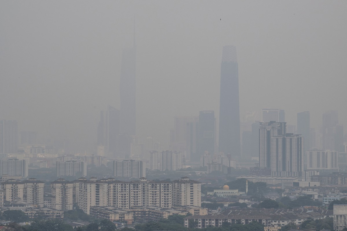 Fog from forest fires covers the horizon in Malaysia, September 3, 2026. Photo: AFP