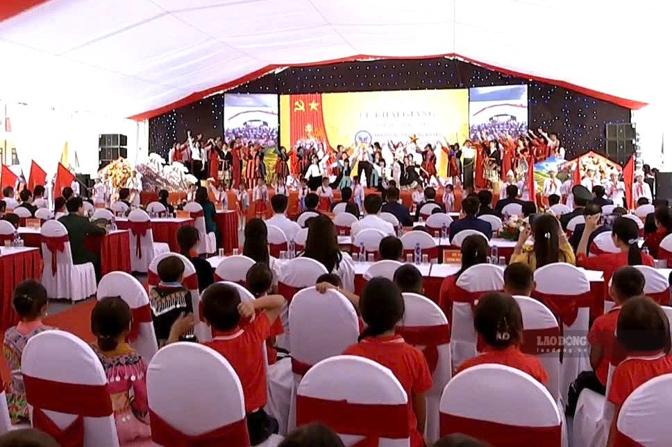 Lễ khai giảng năm học mới tại Trường Phổ thông nội trú Tiểu học - THCS Chiềng Sơn, tỉnh Sơn La. Ảnh: Hà Hoàng