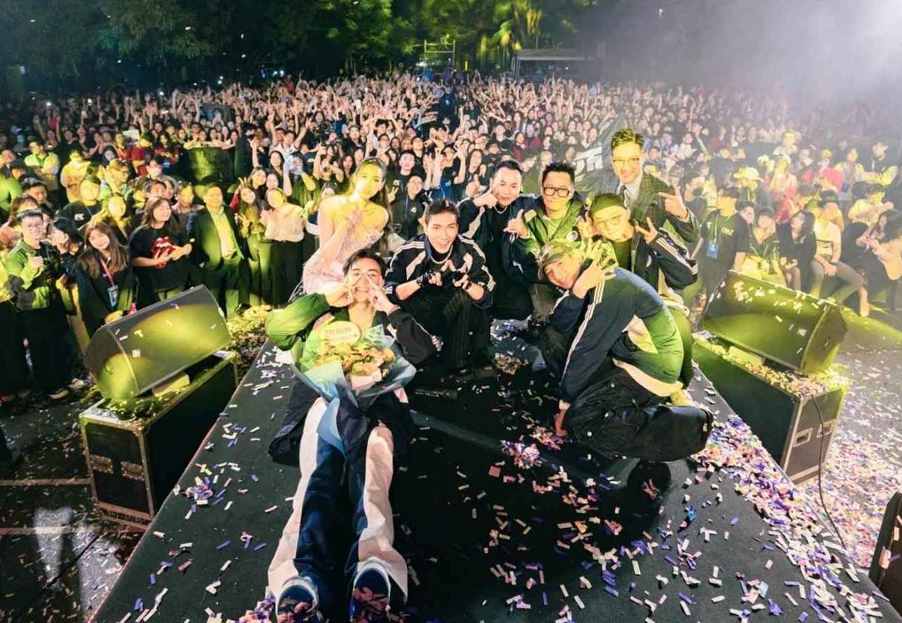 NEU Concert 2023 với sự góp mặt của dàn nghệ sĩ nổi tiếng. Ảnh: NEU