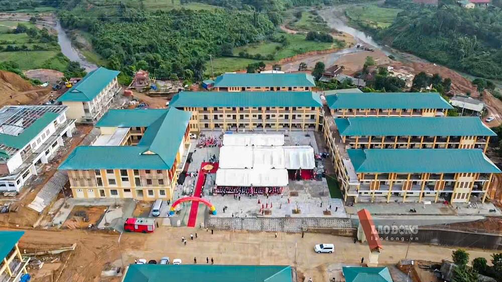 Hình ảnh khang trang, hiện đại của Trường phổ thông nội trú Tiểu học và Trung học cơ sở Đakrông. Ảnh: Hưng Thơ