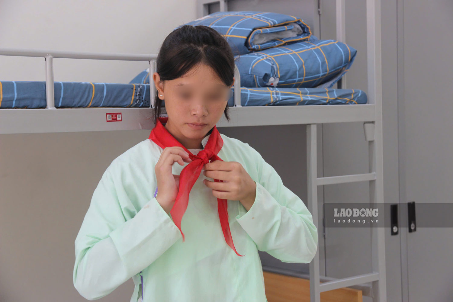 Em Lù Thị Liên chuẩn bị cho năm học mới