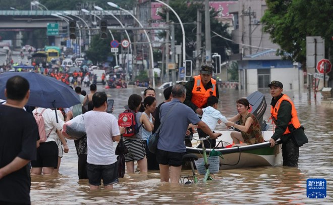 Trung Quốc sơ tán khẩn cấp gần 600.000 người dân do bão Saudel