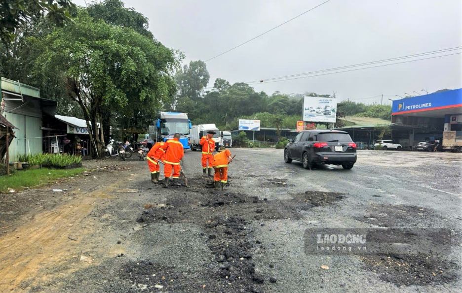Đỉnh đèo Bảo Lộc được dặm vá sau phản ánh của Báo Lao Động. Ảnh: Phúc Khánh