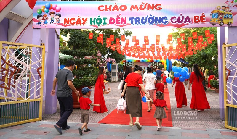 Trường mầm non Sao Sáng 4 tưng bừng trong ngày khai giảng năm học mới. Ảnh: Mai Dung